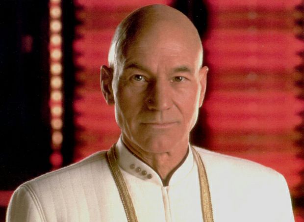 Jean-Luc Picard ve slavnostn uniform